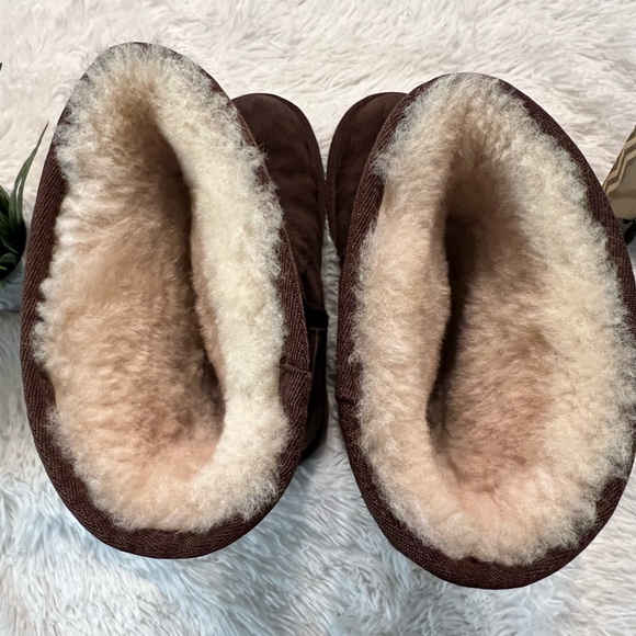 UGG Women Fairfax II Boots - LIKE NEW! - Picture 4 of 9